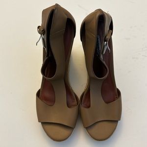 Charles David Vero Cuoio Wedges